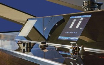super-yacht-bridge--console